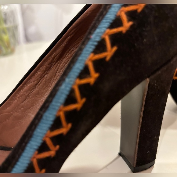 Miu Miu Suede Embroidered Pumps - Picture 12 of 13